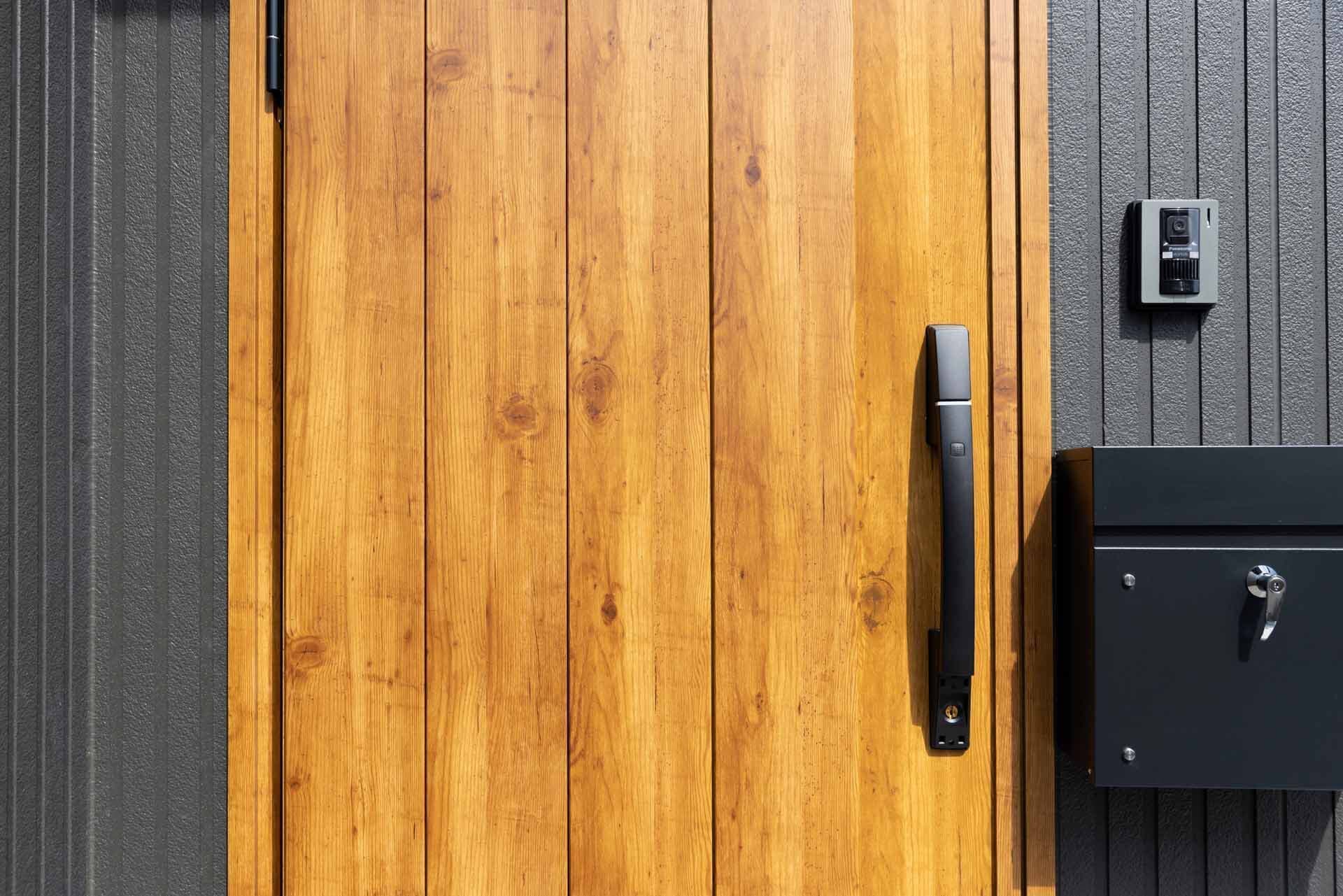 HOUSEYは100の注文住宅＿ドア